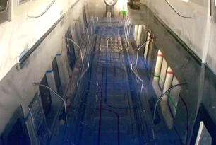 Piso do metrô impermeabilizado