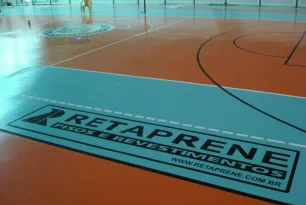 Quadra com aplicação de poliuretano da Retaprene