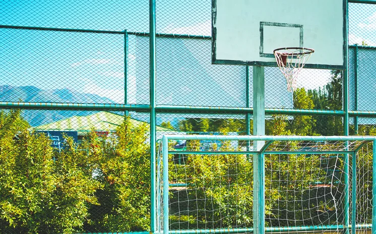 traves representando a reforma de quadras poliesportivas