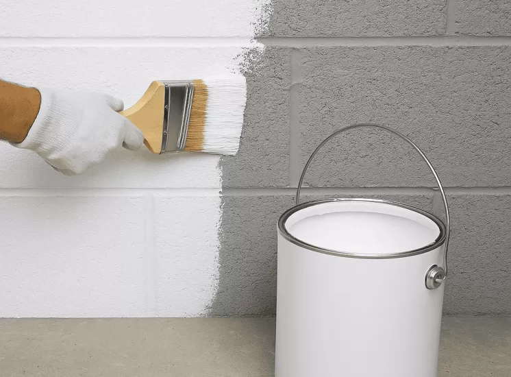 Produto Retalast da Retaprene aplicado em superfície de concreto para proteção e vedação